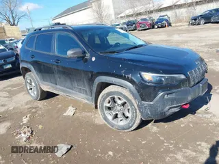 2019 Jeep Cherokee Trailhawk with VIN 1C4PJMBX6KD399568, listed as a IAAI auction lot 41645861 with 75,807 mi miles and . Bid and sale history available at DreamBid. Image 1.