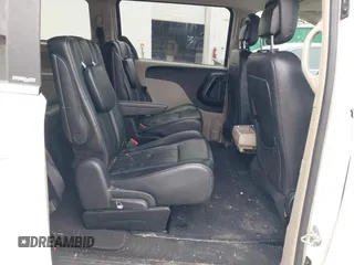 2013 Chrysler Town & Country Touring with VIN 2C4RC1BG4DR648838, listed as a IAAI auction lot 42004977 with 218,814 mi miles. Bid and sale history available at carsss.com. Image 8.