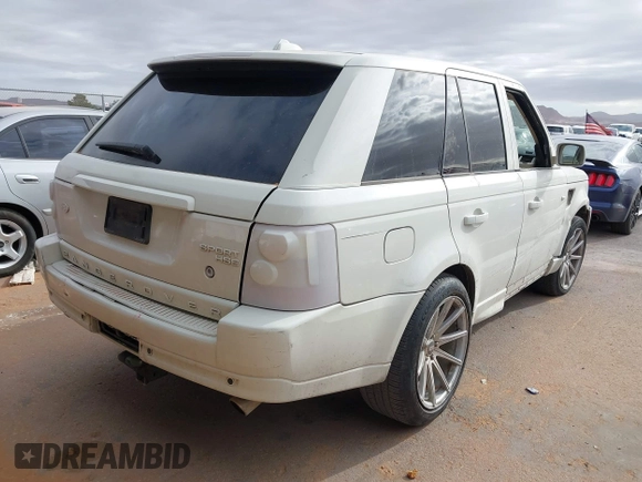 2007 Land Rover Range Rover Sport HSE с VIN SALSK25497A987091, выставлен на аукционе IAAI как лот 41797141 с пробегом 152 279 миль миль и . История ставок и продаж доступна на DreamBid. Изображение 4.