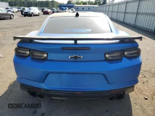2023 Chevrolet Camaro ZL1 z VIN 1G1FK1R64P0157342, wystawiony jako Copart lot #50989355 z przebiegiem 4114 mil mil oraz Szkody całkowita. Historia ofert i sprzedaży dostępna na DreamBid. Obrazek 6.