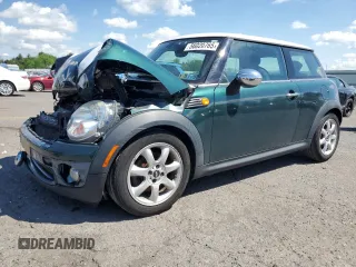 2010 MINI Hardtop z VIN WMWMF3C59ATZ21719, wystawiony jako Copart lot #56020765 z przebiegiem 96 249 mil mil oraz Szkoda całkowita • Salvage title. Historia ofert i sprzedaży dostępna na DreamBid. Obrazek 1.