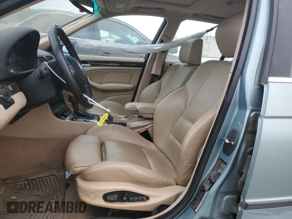 2003 BMW 3 Series 325i with VIN WBAEN33443PC12127, listed as a Copart auction lot 45058375 with 118,279 mi miles and Salvage Title. Bid and sale history available at carsss.com. Image 7.
