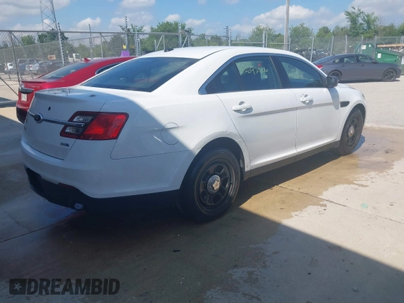 2013 Ford Police Interceptor z VIN 1FAHP2M8XDG127013, wystawiony jako IAAI lot #42692806 z przebiegiem 265 436 mil mil oraz . Historia ofert i sprzedaży dostępna na DreamBid. Obrazek 4.