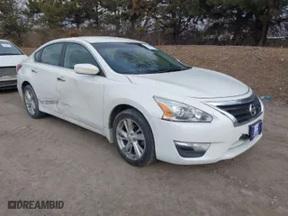 2013 Nissan Altima 2.5 SL with VIN 1N4AL3AP8DC140624, listed as a IAAI auction lot 41718089 with 127,089 mi miles. Bid and sale history available at carsss.com. Image 1.