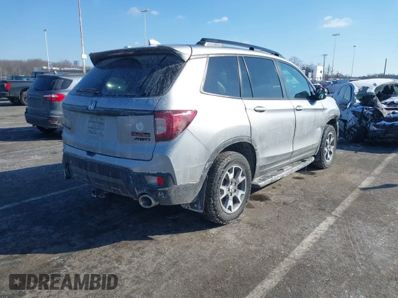 2022 Honda Passport TrailSport with VIN 5FNYF8H61NB000381, listed as a IAAI auction lot 41417954 with 32,753 mi miles and . Bid and sale history available at DreamBid. Image 4.