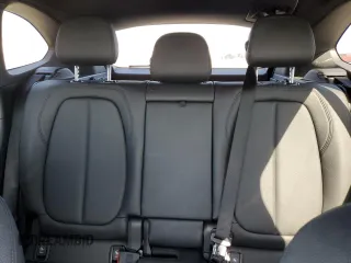 2016 BMW X1 xDrive28i z VIN WBXHT3C37G5E51737, wystawiony jako Copart lot #52441845 z przebiegiem 91 910 mil mil oraz Szkoda całkowita • Salvage title. Historia ofert i sprzedaży dostępna na DreamBid. Obrazek 10.