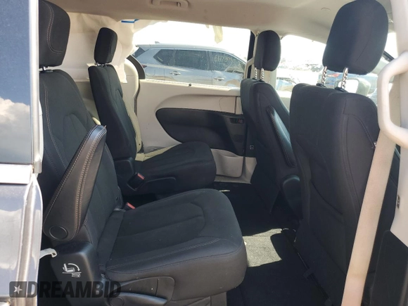 2018 Chrysler Pacifica Touring Plus with VIN 2C4RC1FG8JR365588, listed as a Copart auction lot 61787625 with 98,316 mi miles and Salvage title. Bid and sale history available at DreamBid. Image 11.