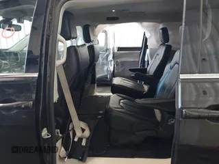 2022 Chrysler Pacifica Touring L with VIN 2C4RC1BG0NR170029, listed as a IAAI auction lot 41890660 with 88,121 mi miles and . Bid and sale history available at DreamBid. Image 8.