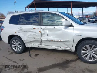 2010 Toyota Highlander Hybrid with VIN JTEBW3EH3A2043210, listed as a IAAI auction lot 41721744 with 243,246 mi miles. Bid and sale history available at carsss.com. Image 6.