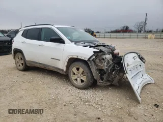 2022 Jeep Compass Latitude with VIN 3C4NJCBB3NT119450, listed as a Copart auction lot 45893475 with 18,004 mi miles and Salvage Title. Bid and sale history available at carsss.com. Image 4.