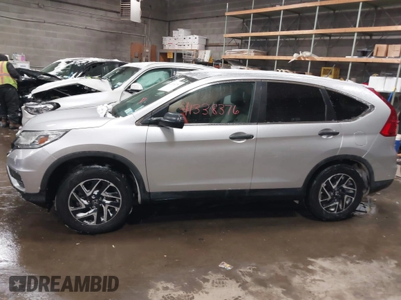 2016 Honda CR-V SE with VIN 2HKRM4H43GH696134, listed as a IAAI auction lot 41338376 with Not Provided miles and . Bid and sale history available at carsss.com. Image 13.