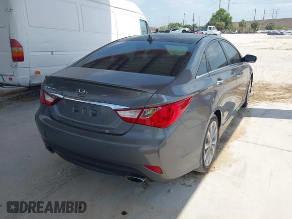 2014 Hyundai Sonata SE with VIN 5NPEC4AC4EH908832, listed as a IAAI auction lot 42099613 with 136,486 mi miles and . Bid and sale history available at DreamBid. Image 4.