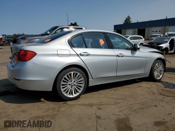 2013 BMW 3 Series 328i xDrive z VIN WBA3B3C57DF538081, wystawiony jako Copart lot #56907825 z przebiegiem 38 385 mil mil oraz Czysty tytuł • Clean title. Historia ofert i sprzedaży dostępna na DreamBid. Obrazek 3.