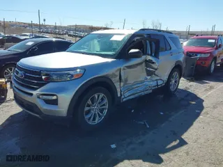 2023 Ford Explorer XLT with VIN 1FMSK8DH2PGA77192, listed as a IAAI auction lot 41743404 with 39,753 mi miles. Bid and sale history available at carsss.com. Image 2.
