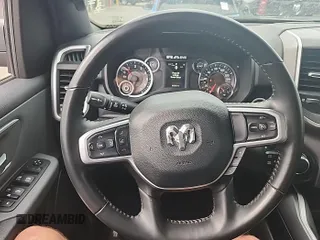 2022 Ram 1500 Big Horn z VIN 1C6RRFFG7NN179014, wystawiony jako IAAI lot #42526383 z przebiegiem 84 273 mil mil oraz . Historia ofert i sprzedaży dostępna na DreamBid. Obrazek 12.