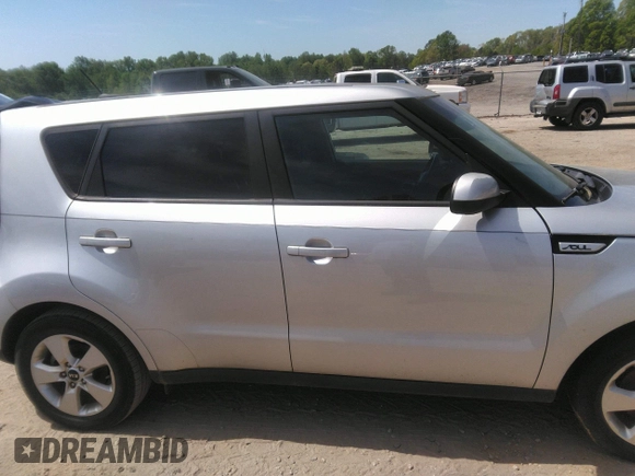 2018 Kia Soul with VIN KNDJN2A2XJ7608165, listed as a IAAI auction lot 42070027 with 85,901 mi miles. Bid and sale history available at carsss.com. Image 13.