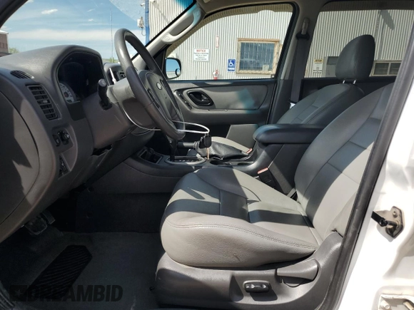 2005 Ford Escape XLT with VIN 1FMYU93145KA28777, listed as a Copart auction lot 58013995 with 94,308 mi miles and Clean title. Bid and sale history available at DreamBid. Image 7.