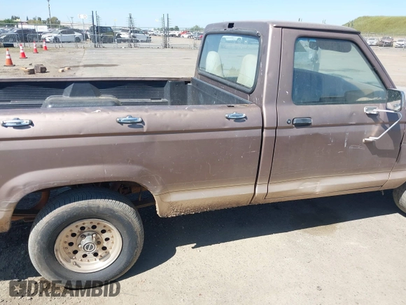 1992 Ford Ranger XLT with VIN 1FTCR10X4NPA94811, listed as a IAAI auction lot 42047550 with 37,763 mi miles. Bid and sale history available at carsss.com. Image 14.