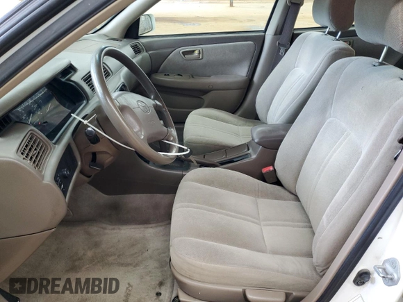 2001 Toyota Camry CE z VIN 4T1BG22K11U800794, wystawiony jako Copart lot #58505215 z przebiegiem 208 798 mil mil oraz Czysty tytuł • Clean title. Historia ofert i sprzedaży dostępna na DreamBid. Obrazek 7.