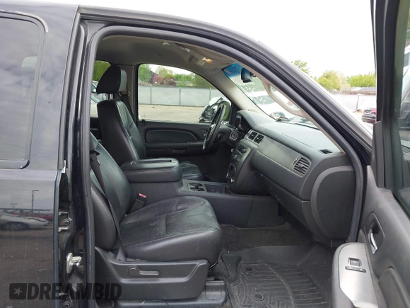 2007 Chevrolet Avalanche LTZ with VIN 3GNFK12317G307482, listed as a IAAI auction lot 42152700 with 191,014 mi miles and . Bid and sale history available at DreamBid. Image 5.