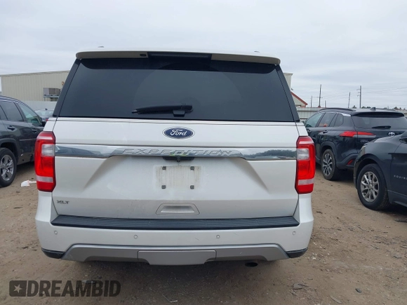 2018 Ford Expedition XLT with VIN 1FMJU1HT3JEA17677, listed as a IAAI auction lot 41349362 with 131,913 mi miles. Bid and sale history available at carsss.com. Image 17.