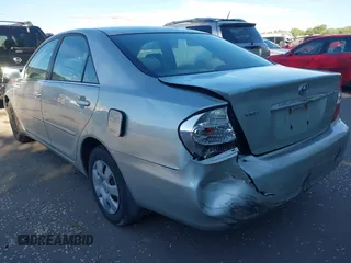 2004 Toyota Camry LE z VIN JTDBE32K040263783, wystawiony jako IAAI lot #42066013 z przebiegiem 204 531 mil mil oraz . Historia ofert i sprzedaży dostępna na DreamBid. Obrazek 3.