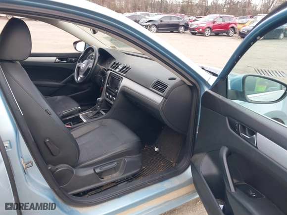 2012 Volkswagen Passat SE with VIN 1VWBH7A38CC095135, listed as a IAAI auction lot 41342748 with 229,365 mi miles. Bid and sale history available at carsss.com. Image 5.