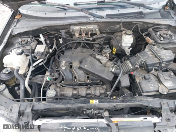 2007 Ford Escape XLT with VIN 1FMYU03107KA04717, listed as a IAAI auction lot 41418772 with 240,440 mi miles. Bid and sale history available at carsss.com. Image 10.
