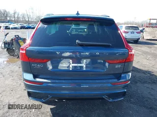 2024 Volvo XC60 Ultimate Dark Theme с VIN YV4L12RM6R1913362, выставлен на аукционе IAAI как лот 41596343 с пробегом 4 171 миль миль и . История ставок и продаж доступна на DreamBid. Изображение 16.