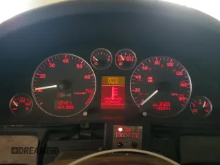 2000 Audi S4 z VIN WAUDD68D1YA107657, wystawiony jako Copart lot #81312104 z przebiegiem 133 371 mil mil oraz Tytuł czysty. Historia ofert i sprzedaży dostępna na DreamBid. Obrazek 9.