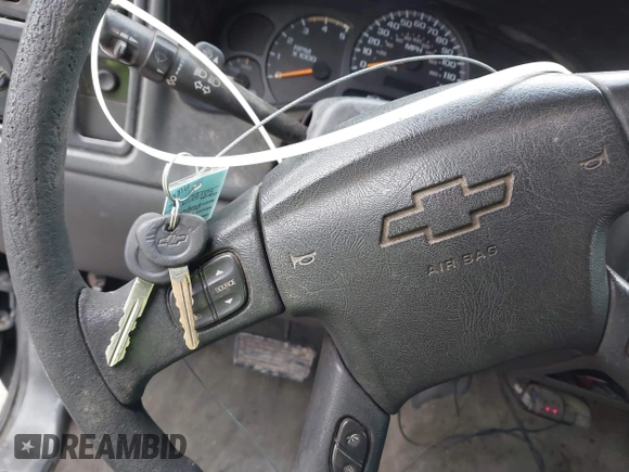 2003 Chevrolet Silverado 1500HD LS with VIN 1GCGK13U23F194464, listed as a IAAI auction lot 41565572 with Not Provided miles and . Bid and sale history available at DreamBid. Image 11.