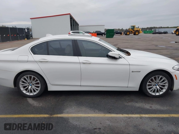2015 BMW 5 Series 528i with VIN WBA5A5C5XFD516999, listed as a IAAI auction lot 41195184 with 131,187 mi miles. Bid and sale history available at carsss.com. Image 12.