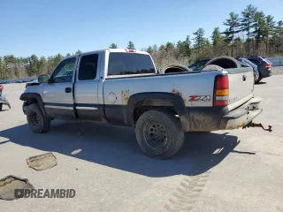 2004 GMC Sierra 1500 SLE z VIN 2GTEK19T741141547, wystawiony jako Copart lot #54749745 z przebiegiem 202 598 mil mil oraz Szkoda całkowita • Salvage title. Historia ofert i sprzedaży dostępna na DreamBid. Obrazek 2.