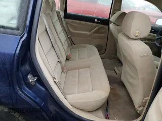 2000 Volkswagen Passat with VIN WVWMA23B9YP355680, listed as a Copart auction lot 45560034 with 82,100 mi miles and Salvage title. Bid and sale history available at DreamBid. Image 10.