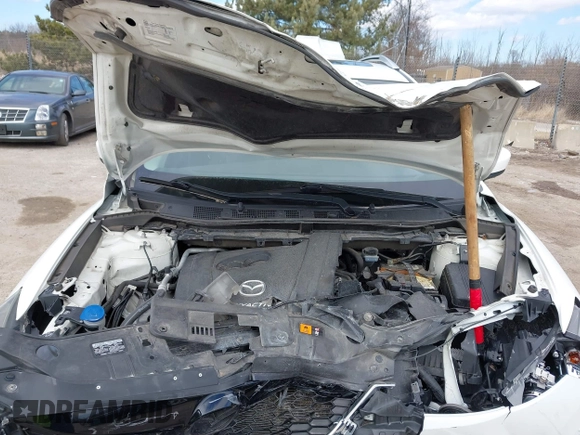 2014 Mazda CX-5 Grand Touring with VIN JM3KE4DY8E0397330, listed as a IAAI auction lot 41868116 with 180,891 mi miles. Bid and sale history available at carsss.com. Image 10.