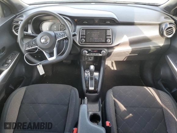 2020 Nissan Kicks SV with VIN 3N1CP5CV9LL535206, listed as a Copart auction lot 82087204 with 61,088 mi miles and Salvage Title. Bid and sale history available at carsss.com. Image 8.