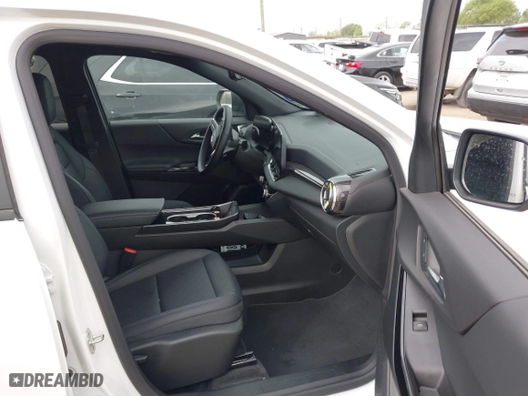 2025 Chevrolet Equinox FWD LT with VIN 3GNAXHEG5SL210787, listed as a IAAI auction lot 41877089 with 5,664 mi miles. Bid and sale history available at carsss.com. Image 5.