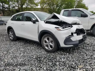 2024 Honda HR-V LX with VIN 3CZRZ2H35RM708076, listed as a Copart auction lot 57282545 with 8,279 mi miles and Salvage title. Bid and sale history available at DreamBid. Image 4.
