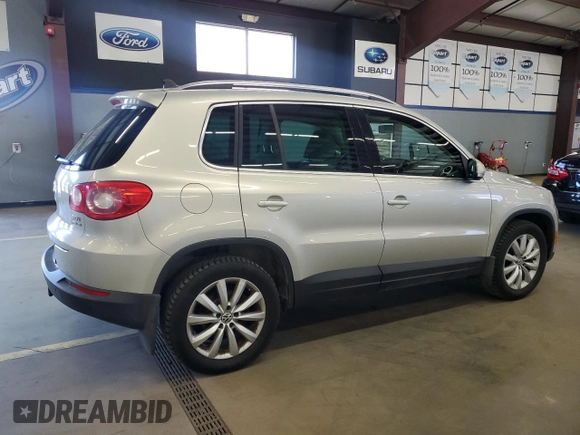 2011 Volkswagen Tiguan SE with VIN WVGBV7AX1BW519102, listed as a Copart auction lot 55094515 with 134,248 mi miles and Clean Title. Bid and sale history available at DreamBid. Image 3.