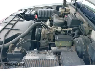 1998 Chevrolet Silverado 1500 z VIN 1GCEC14W3WZ165126, wystawiony jako IAAI lot #42630921 z przebiegiem 288 051 mil mil oraz . Historia ofert i sprzedaży dostępna na DreamBid. Obrazek 12.