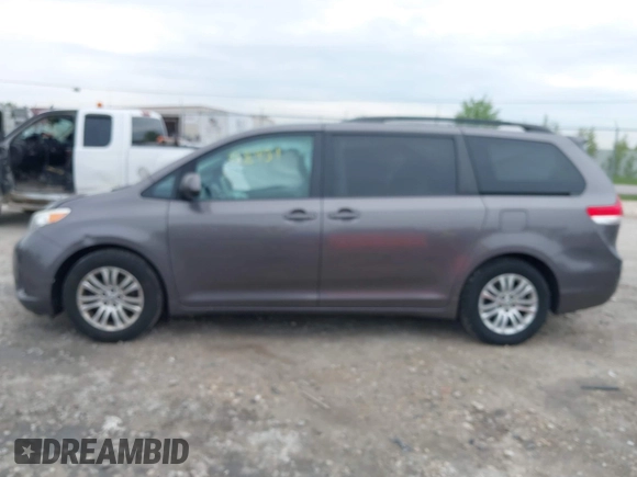 2013 Toyota Sienna XLE AAS with VIN 5TDYK3DC5DS405535, listed as a IAAI auction lot 42348931 with 186,177 mi miles and . Bid and sale history available at DreamBid. Image 15.