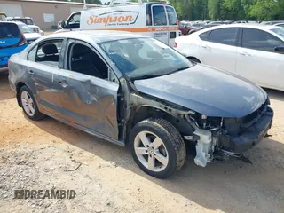 2014 Volkswagen Jetta TDI w/Premium/Nav с VIN 3VWLL7AJ2EM410692, выставлен на аукционе IAAI как лот 42150484 с пробегом 129 916 миль миль и . История ставок и продаж доступна на DreamBid. Изображение 1.