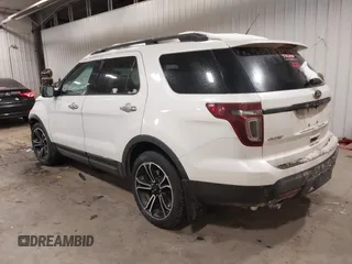 2013 Ford Explorer Sport with VIN 1FM5K8GT2DGC24829, listed as a IAAI auction lot 41722533 with 124,240 mi miles and . Bid and sale history available at carsss.com. Image 3.