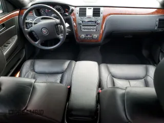 2007 Cadillac DTS Professional z VIN 1GEEH96Y07U550499, wystawiony jako Copart lot #44227955 z przebiegiem 22 037 mil mil oraz Tytuł czysty. Historia ofert i sprzedaży dostępna na DreamBid. Obrazek 8.