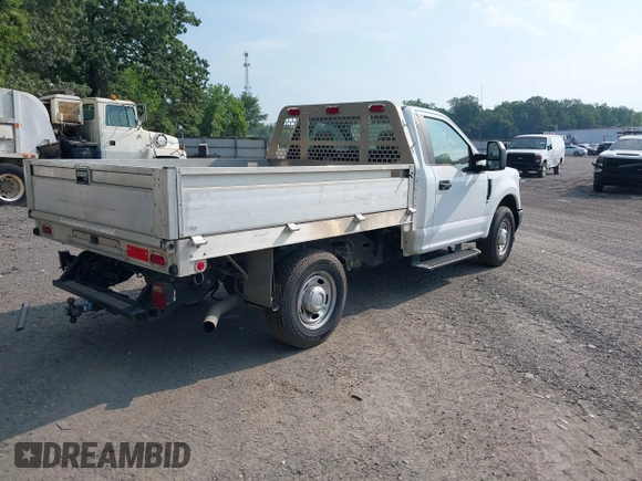 2018 Ford F-250 XL with VIN 1FDBF2A69JEC26995, listed as a IAAI auction lot 42667577 with 90,276 mi miles and . Bid and sale history available at DreamBid. Image 4.
