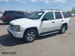 2003 Chevrolet TrailBlazer LS with VIN 1GNDT13S432186475, listed as a IAAI auction lot 42051267 with 212,529 mi miles. Bid and sale history available at carsss.com. Image 2.