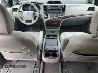 2011 Toyota Sienna XLE z VIN 5TDDK3DC1BS018203, wystawiony jako Copart lot #58807795 z przebiegiem 103 177 mil mil oraz Szkoda całkowita • Salvage title. Historia ofert i sprzedaży dostępna na DreamBid. Obrazek 8.