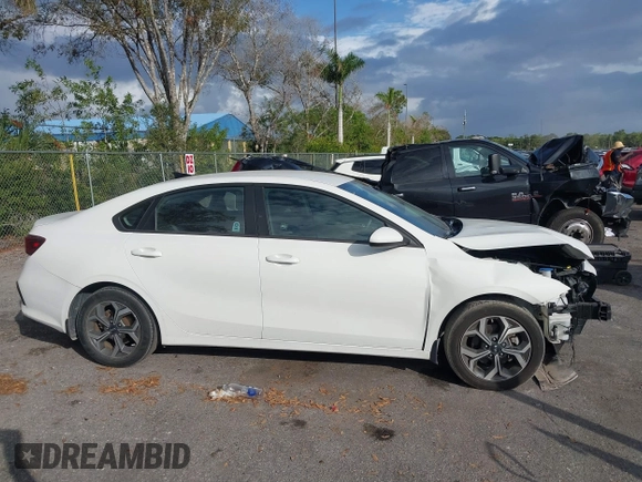 2020 Kia Forte LXS with VIN 3KPF24AD5LE230917, listed as a IAAI auction lot 41207664 with 54,239 mi miles. Bid and sale history available at carsss.com. Image 13.