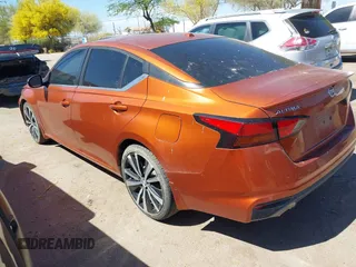 2020 Nissan Altima SR z VIN 1N4BL4CV8LC138070, wystawiony jako IAAI lot #42109576 z przebiegiem Nie podano mil oraz . Historia ofert i sprzedaży dostępna na DreamBid. Obrazek 3.