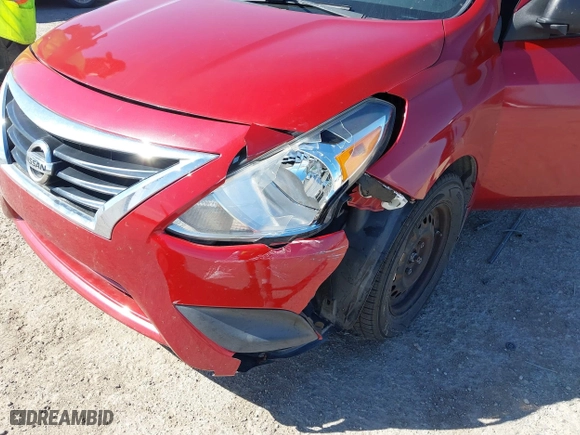 2015 Nissan Versa SV with VIN 3N1CN7AP5FL840101, listed as a IAAI auction lot 41818458 with 156,203 mi miles. Bid and sale history available at carsss.com. Image 6.
